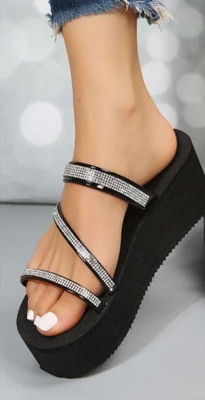 Chain Strap Fuzzy Wedge Slippers