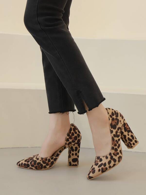 Leopard Print Pointy Toe Pumps