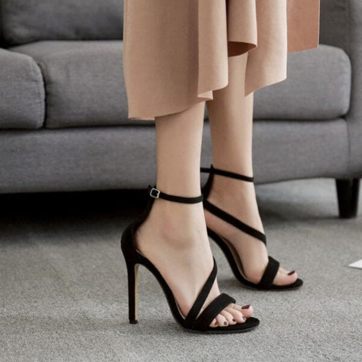 Glamour Gait Pencil Heels